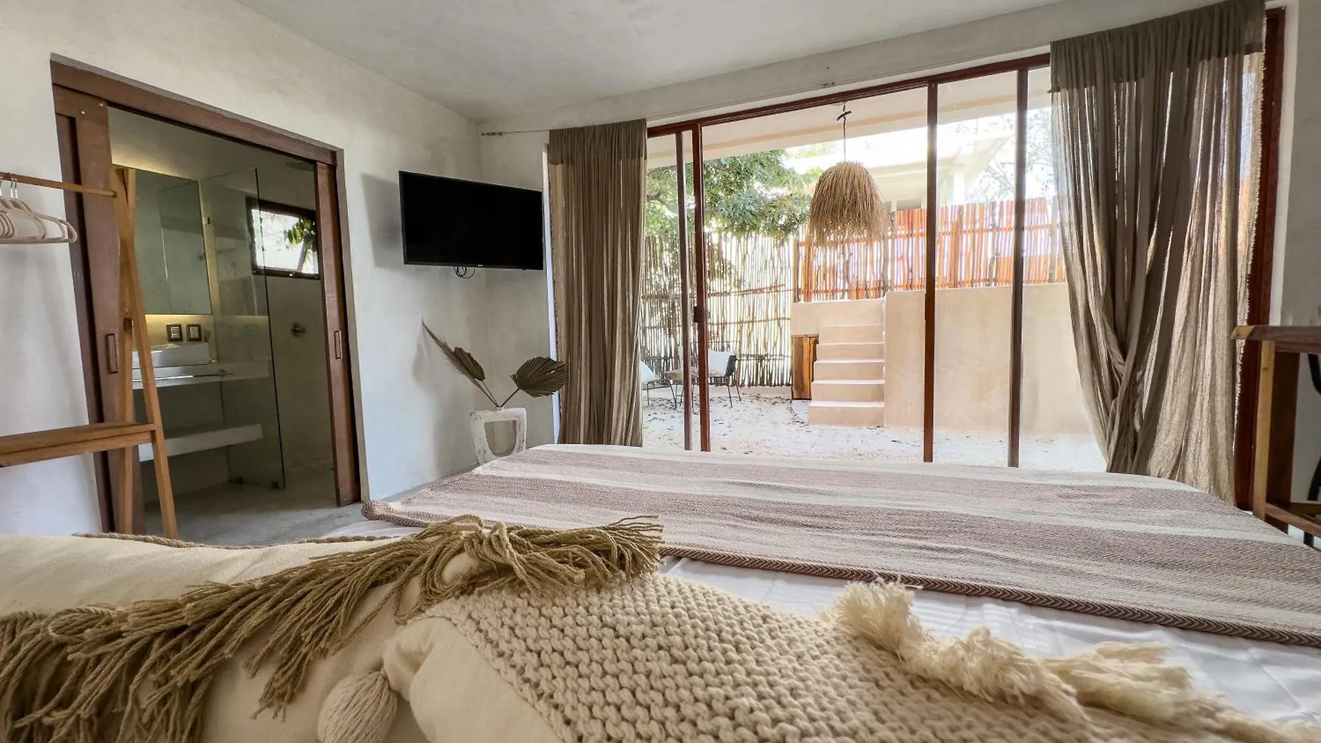 Amazing Suite Looking At The Pool With Jacuzzi Excellent Location Playa del Carmen Mexiko